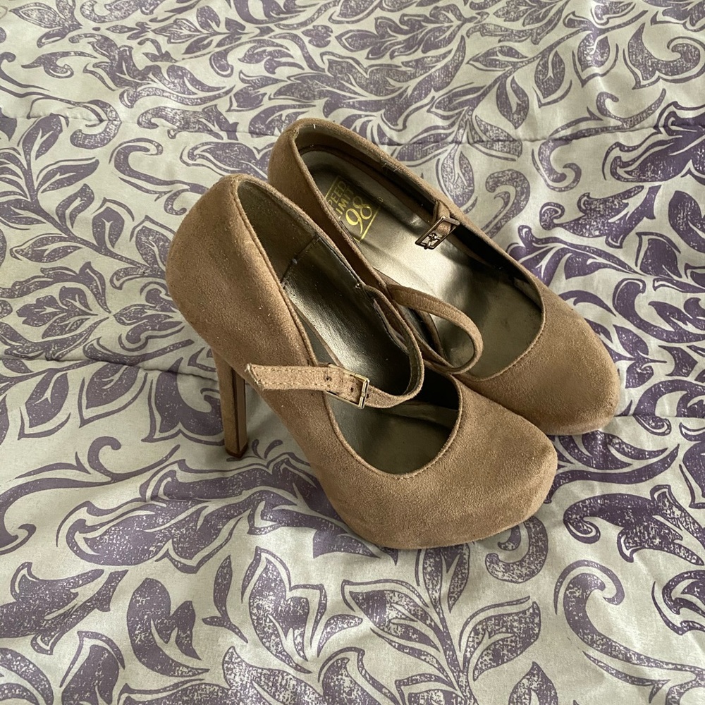 Tan color Speed Limit 98 maryjane stilettos size 6